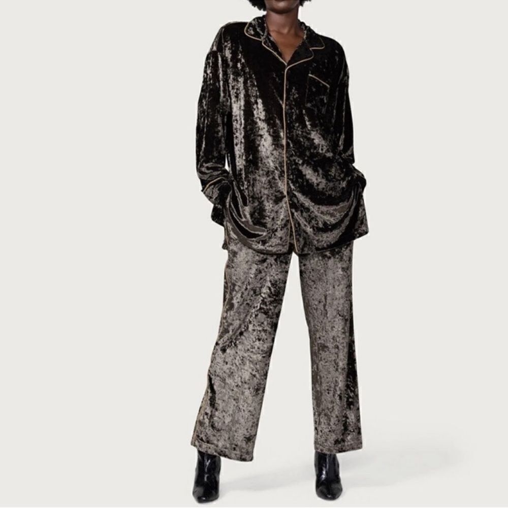 Honor the Gift Olive Green Velvet Pants
Set(Size XS)